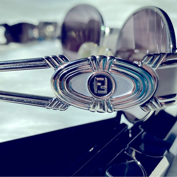 FENDI SUNGLASSES - Picture 1 of 13